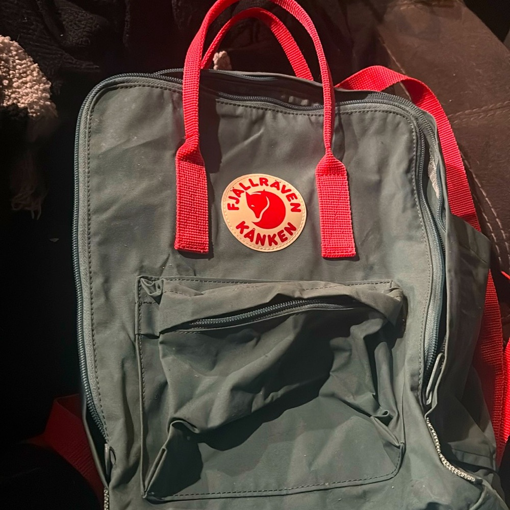 It’s FJlAlRAVE NANKEN large bag it’s for sale